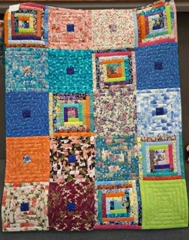 Quilt - Log Cabin hand quilted 60 x 92