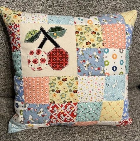 Pillow - Hand quilted